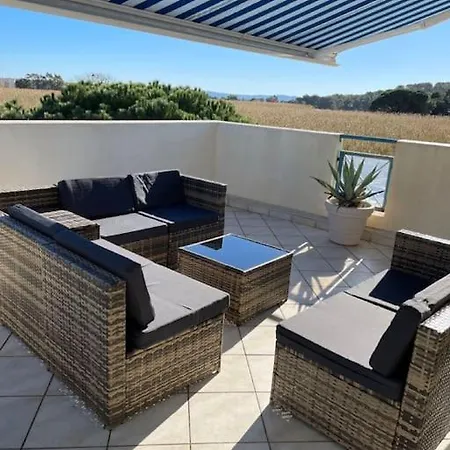 Domaine D'azur - Renovated 1br With Terrace Pool & Garage Apartment Le Lavandou