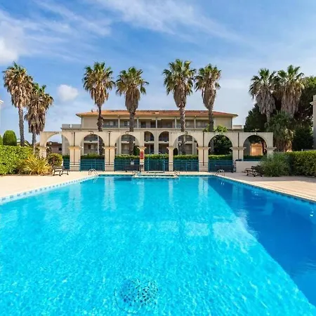 Domaine D'azur - Renovated 1br With Terrace Pool & Garage Appartement Le Lavandou