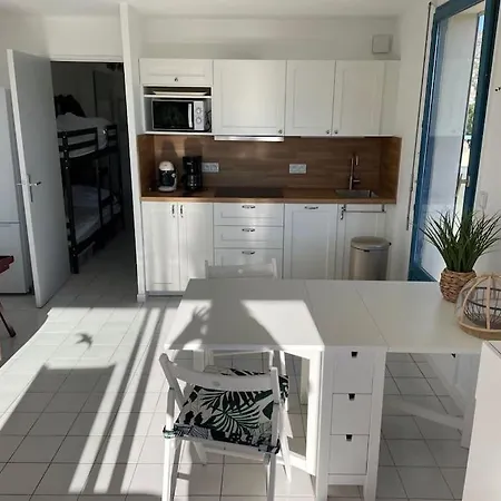 Domaine D'azur - Renovated 1br With Terrace Pool & Garage Le Lavandou